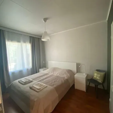 Cozy 73m2 Terraced House With Sauna 纳坦利