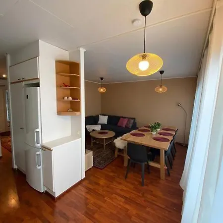 Cozy 73m2 Terraced House With Sauna 公寓 *